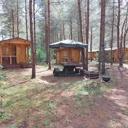 Semesterbostad Armas Majake Keset Muhumaa Loodust Kaemping Nr 6 *